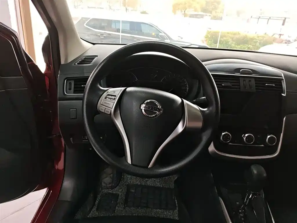 Nissan Tiida 2018 — фото 7