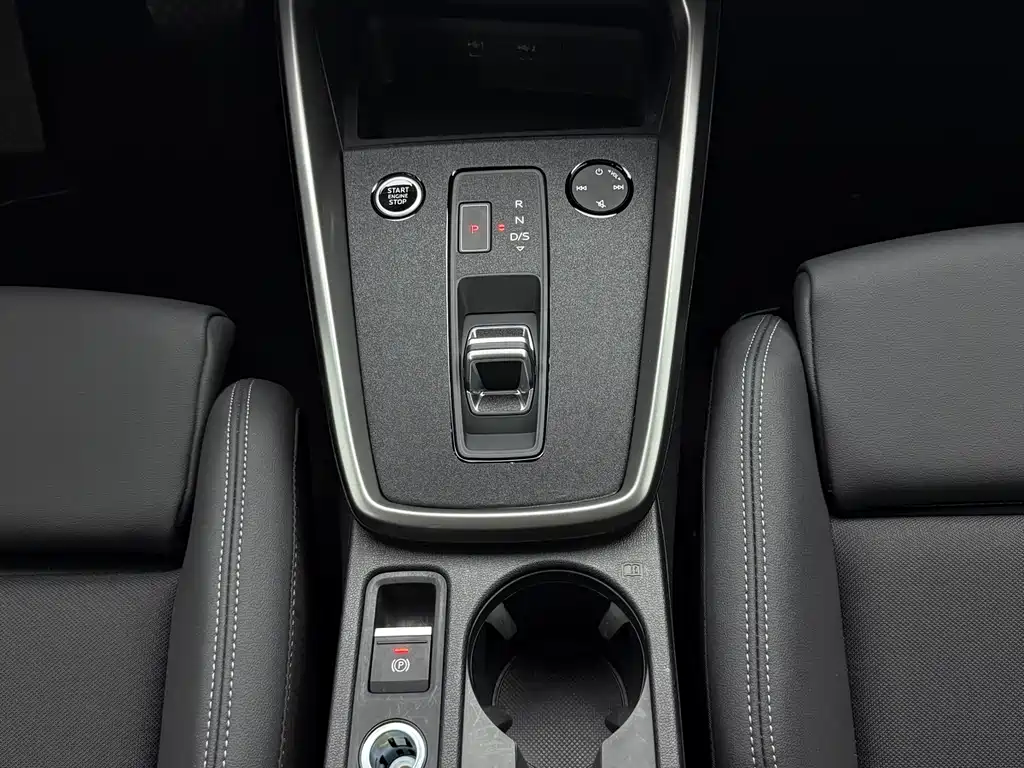 Audi A3 2023 — фото 11
