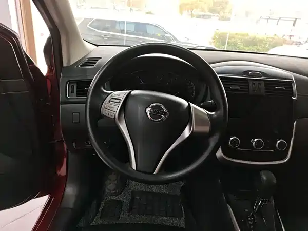 Nissan Tiida 2016