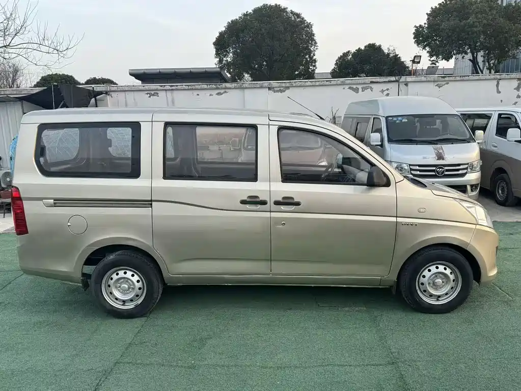 Wuling Rongguang V 2017 — фото 5