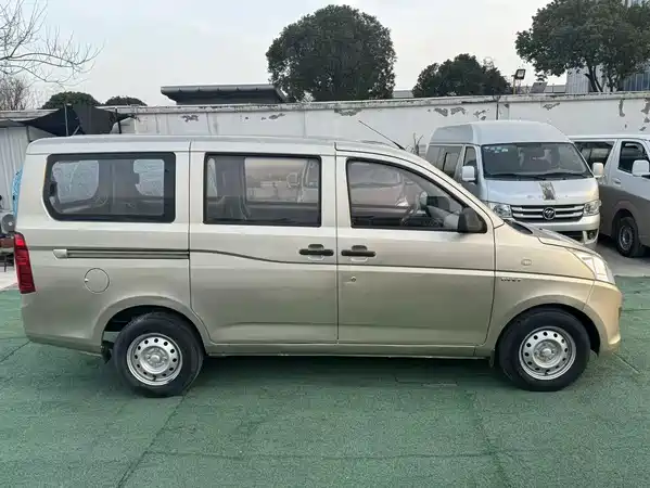 Wuling Rongguang V 2016