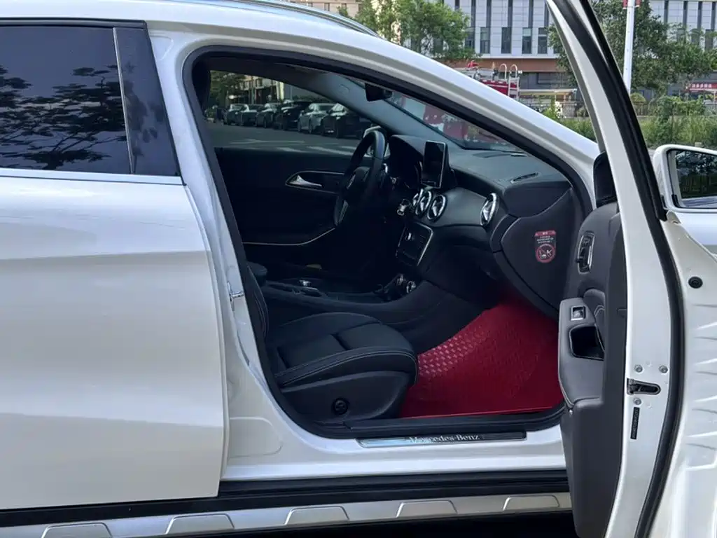 Mercedes-Benz GLA 2016 — фото 18