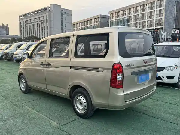 Wuling Rongguang V 2016