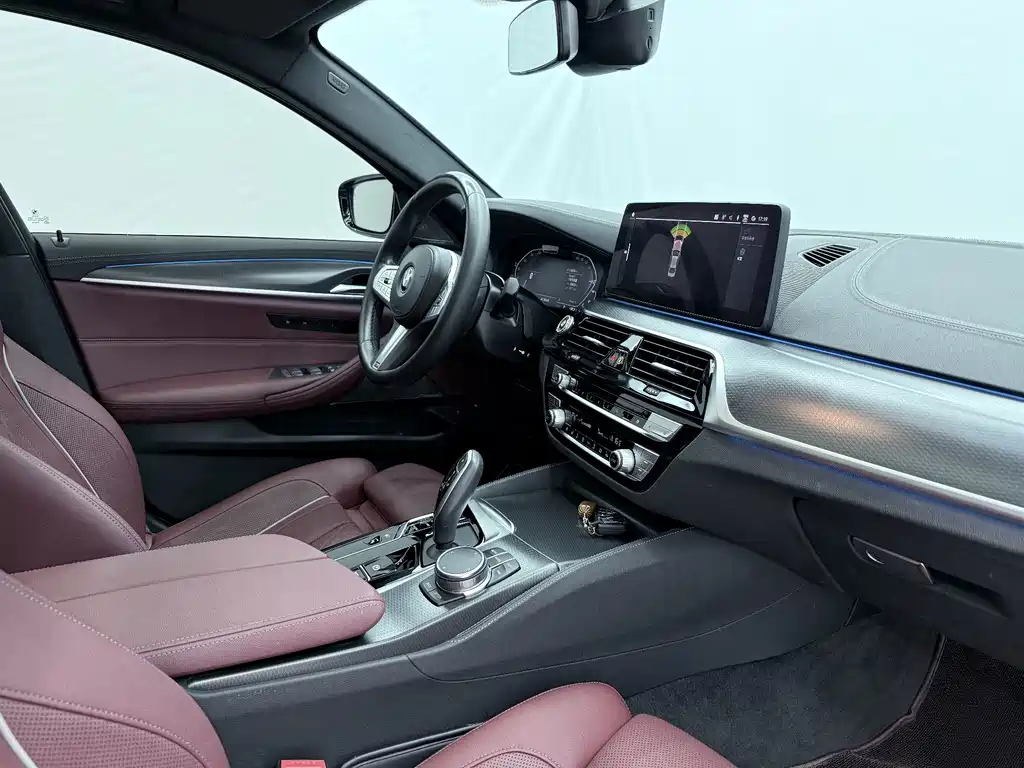 BMW 5 Series New Energy 2023 — фото 8