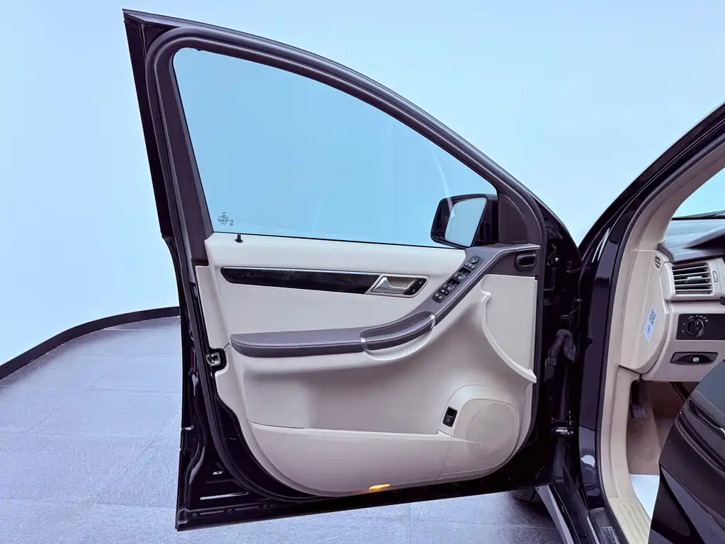 Mercedes-Benz R-Class 2017 — фото 8