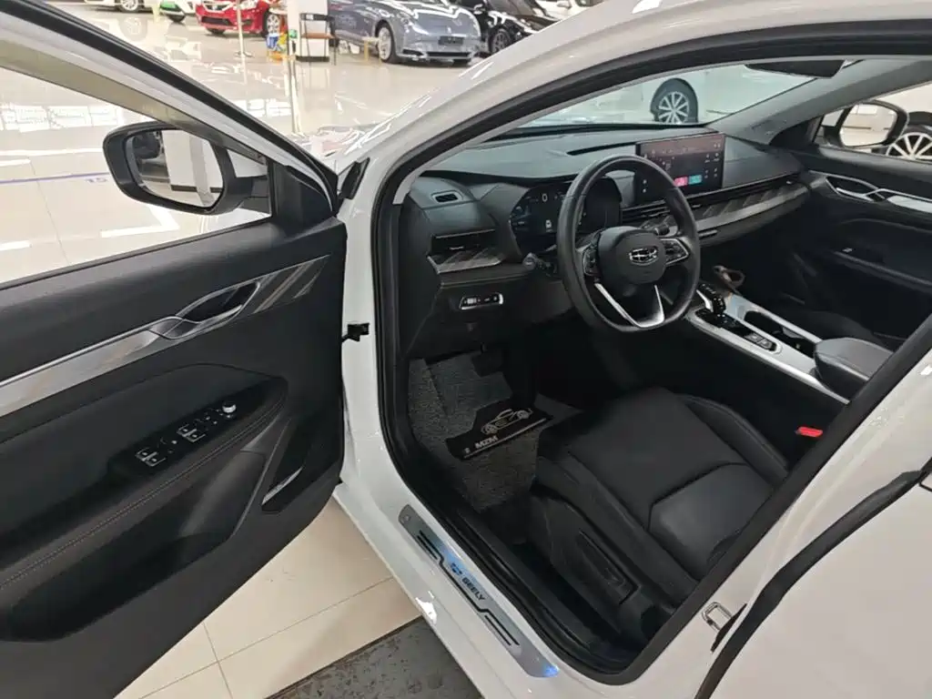 Geely L HiP 2023 — фото 16