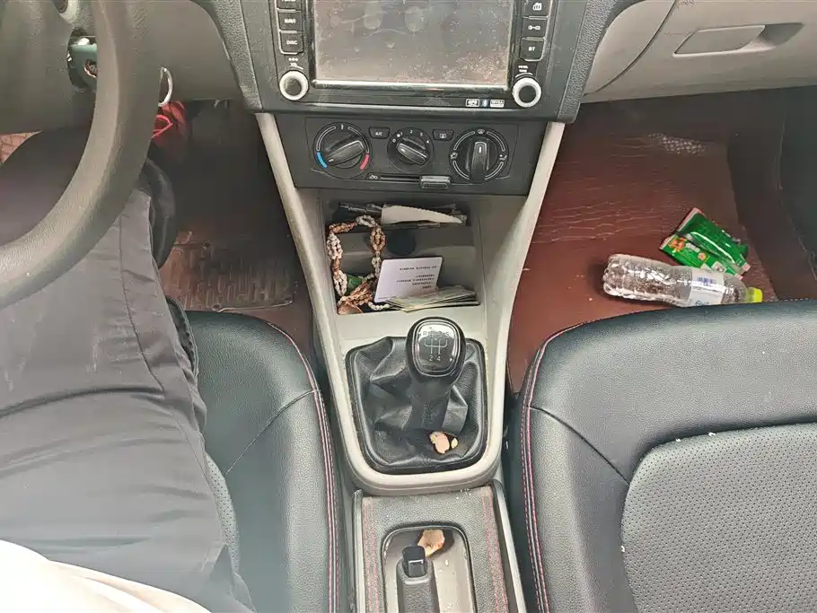 Skoda Rapid 2014 — фото 16