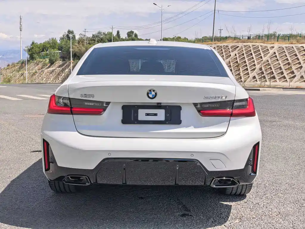 BMW 3 Series 2025 — фото 15