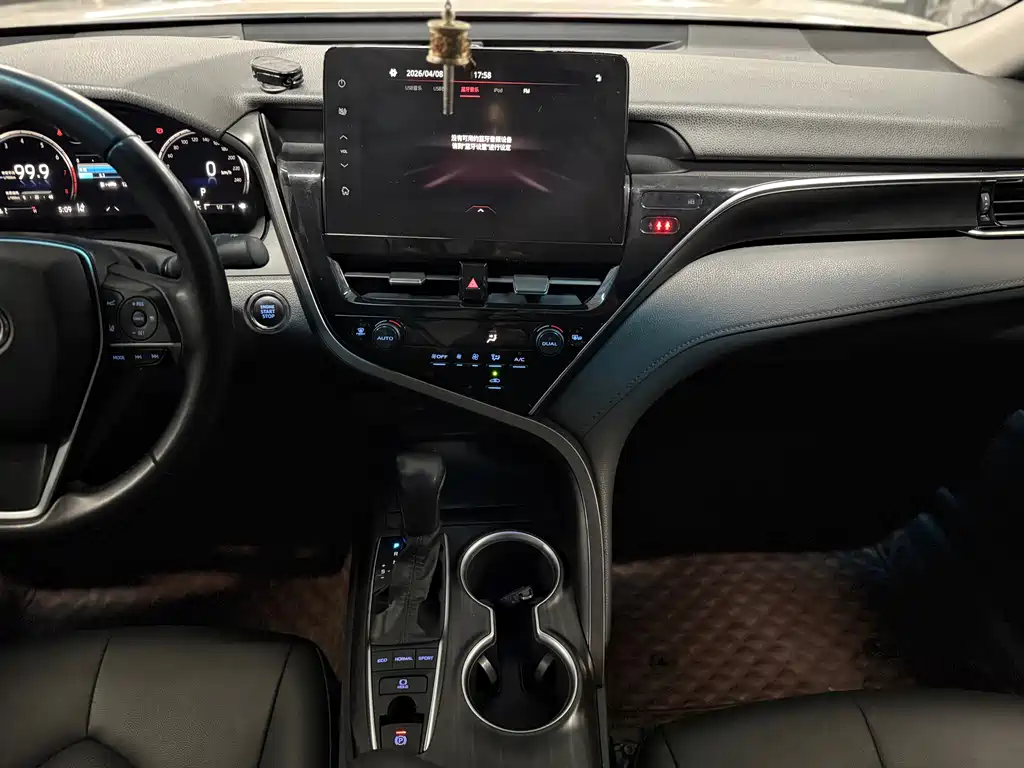 Toyota Camry 2021 — фото 13