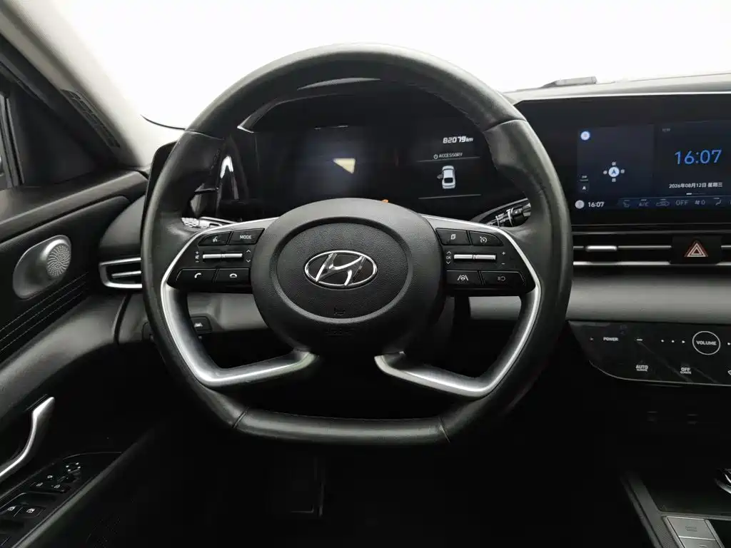 Hyundai Elantra 2022 — фото 11