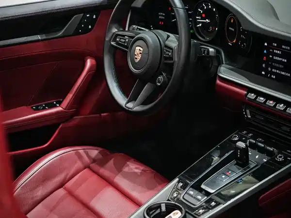 Porsche 911 2023
