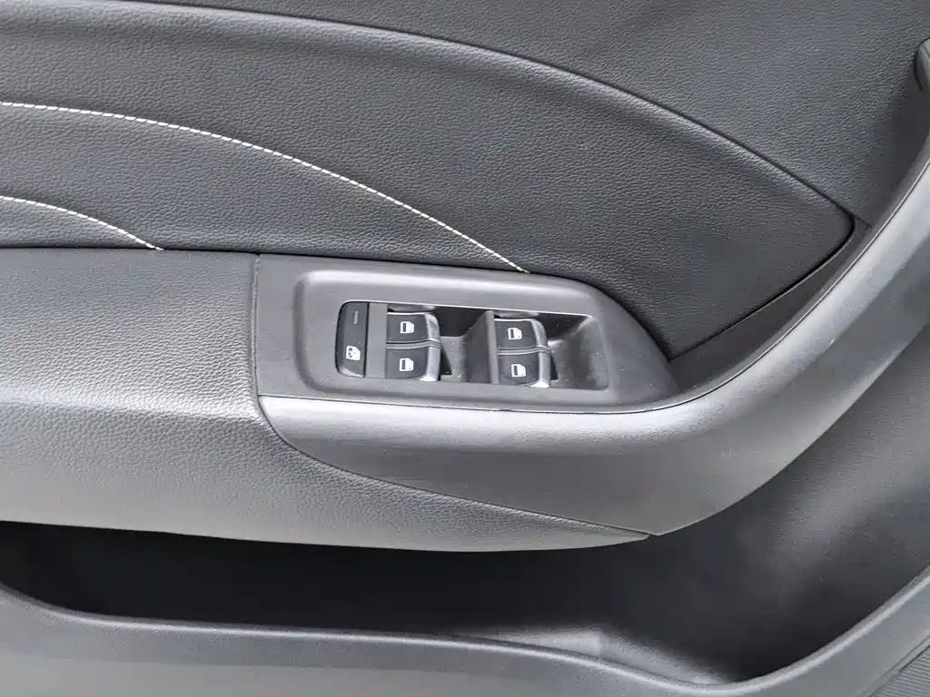 Roewe i6 Classic 2017 — фото 9