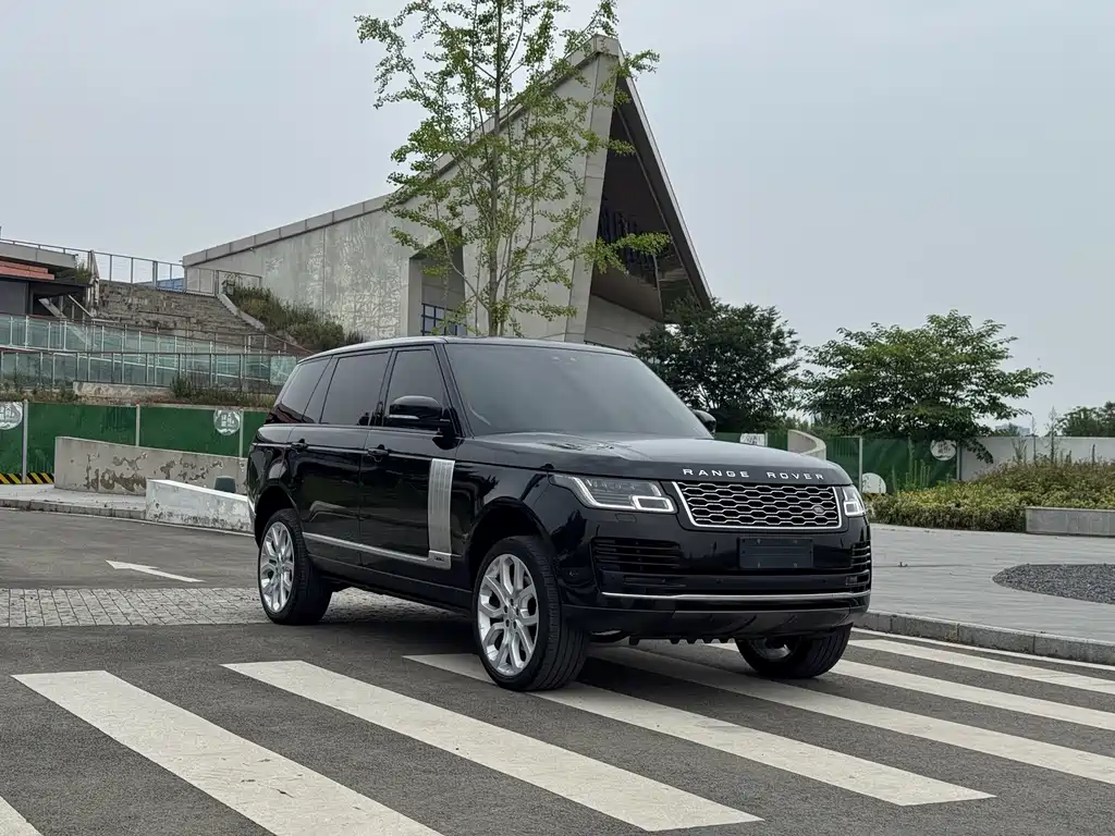 Land Rover Range Rover 2022 — фото 1