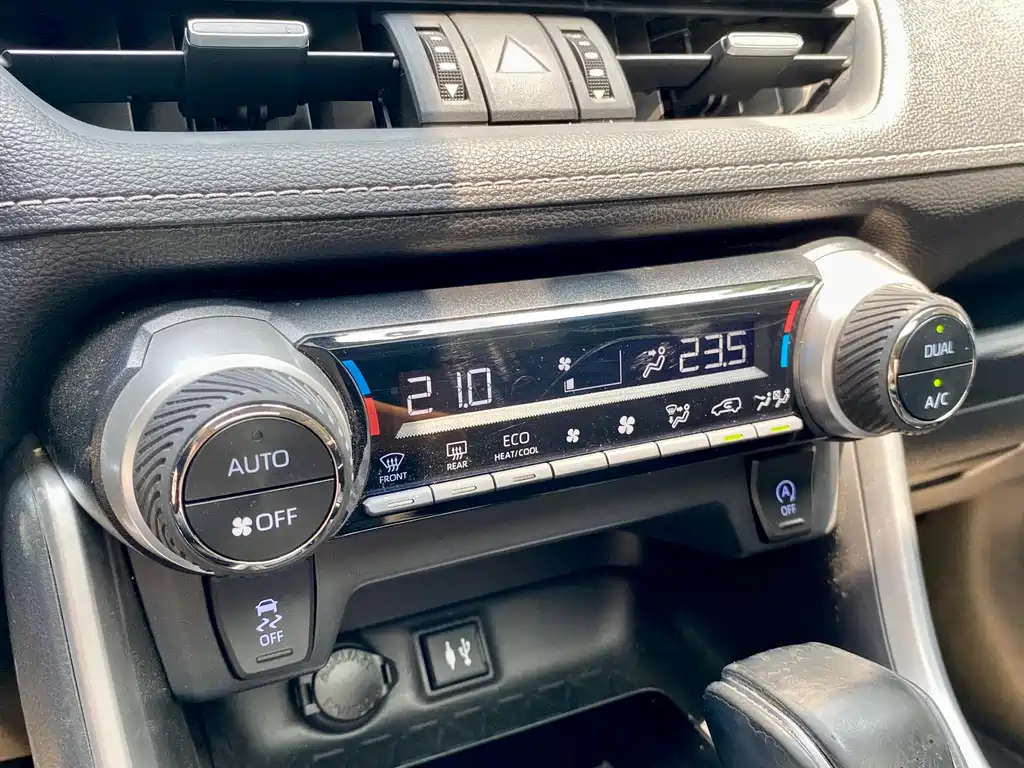 Toyota Wildlander 2023 — фото 10