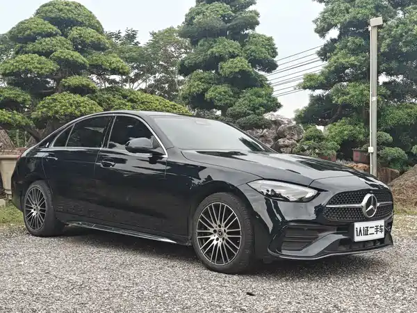 Mercedes-Benz C-Class 2024