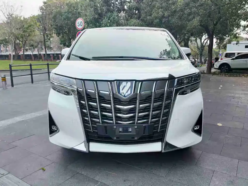 Toyota Alphard 2022 — фото 2