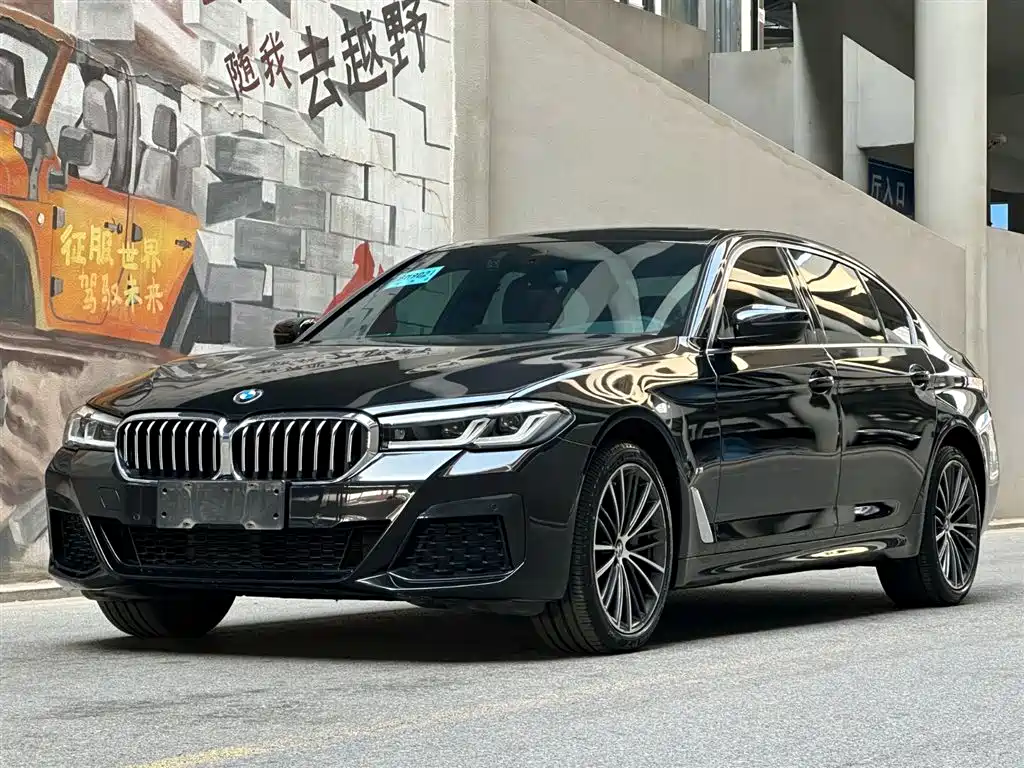 BMW 5 Series 2023 — фото 1