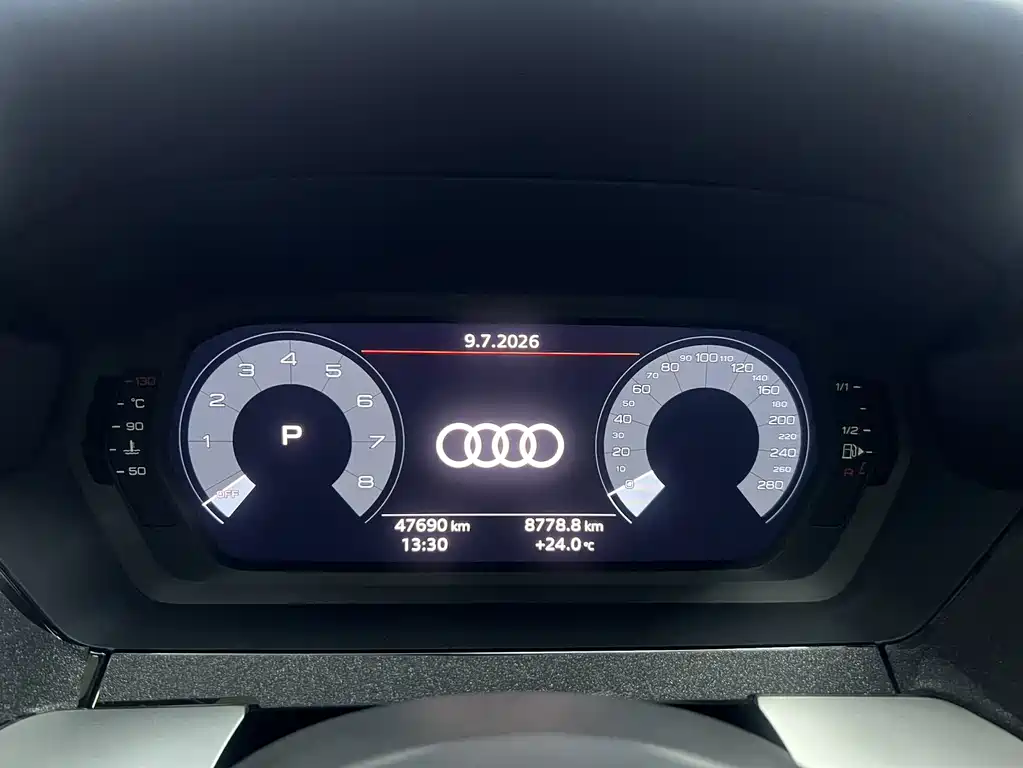 Audi A3 2023 — фото 11