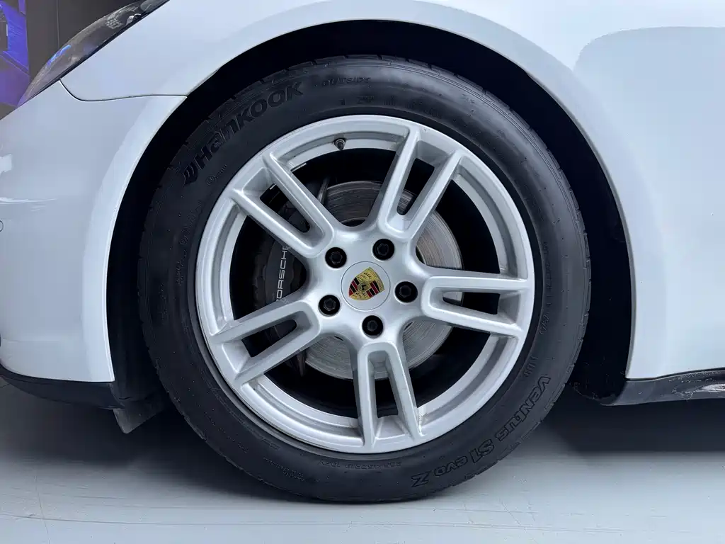Porsche Panamera 2017 — фото 15