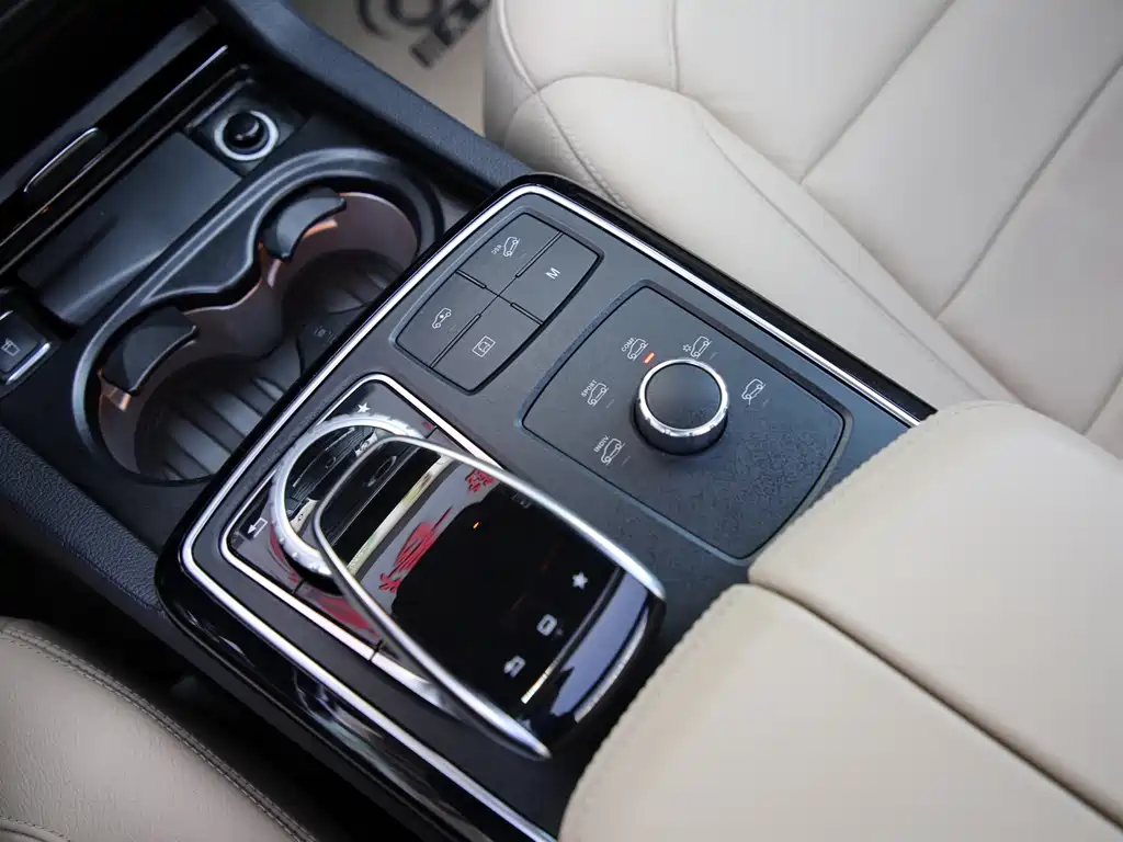 Mercedes-Benz GLE 2017 — фото 11