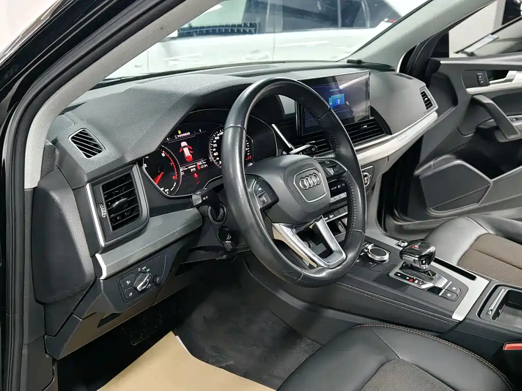 Audi Q5L 2021 — фото 16