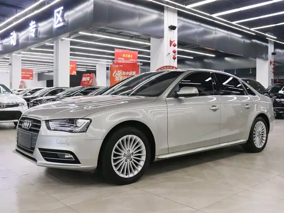 Audi A4L 2015 — фото 1
