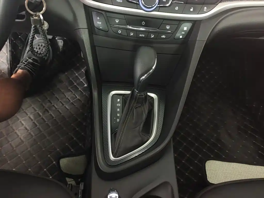 Buick Excelle 2019 — фото 14