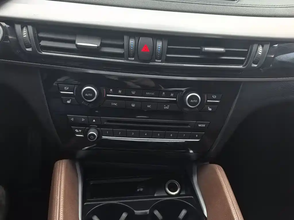 BMW X6 2016 — фото 12