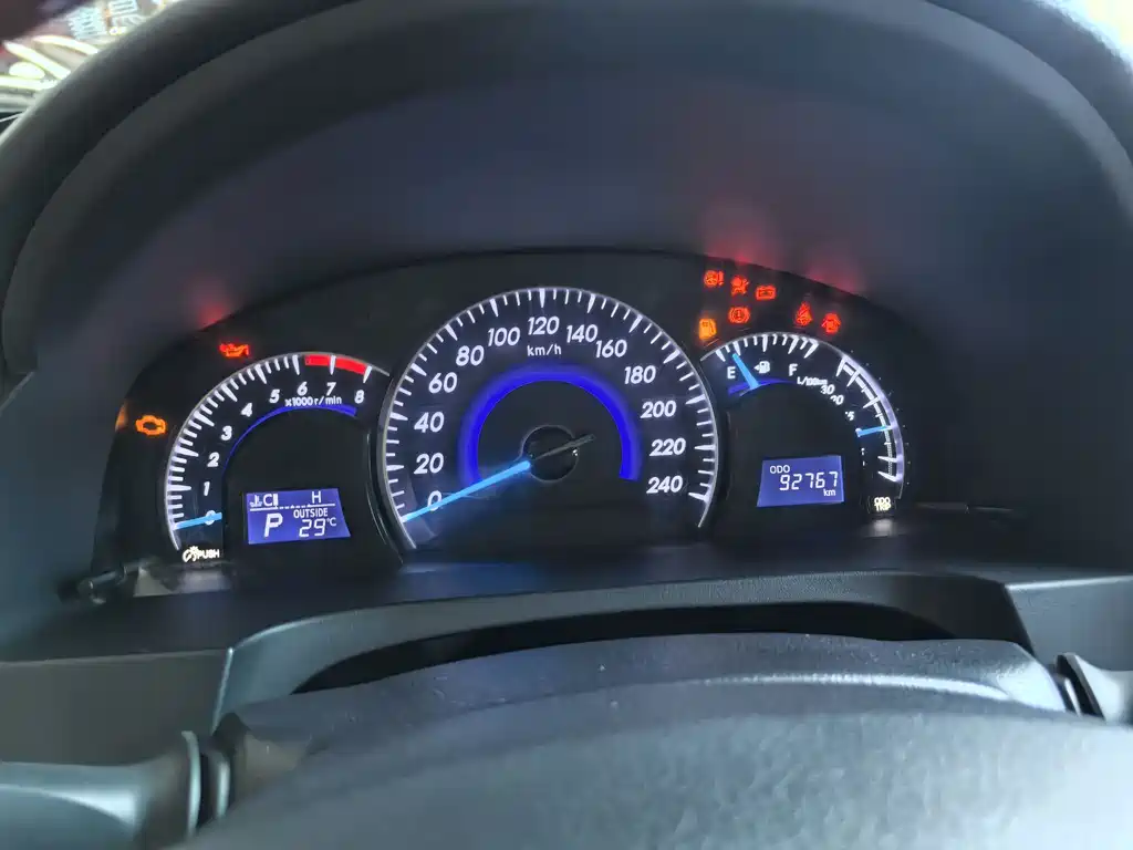 Toyota Camry 2014 — фото 10