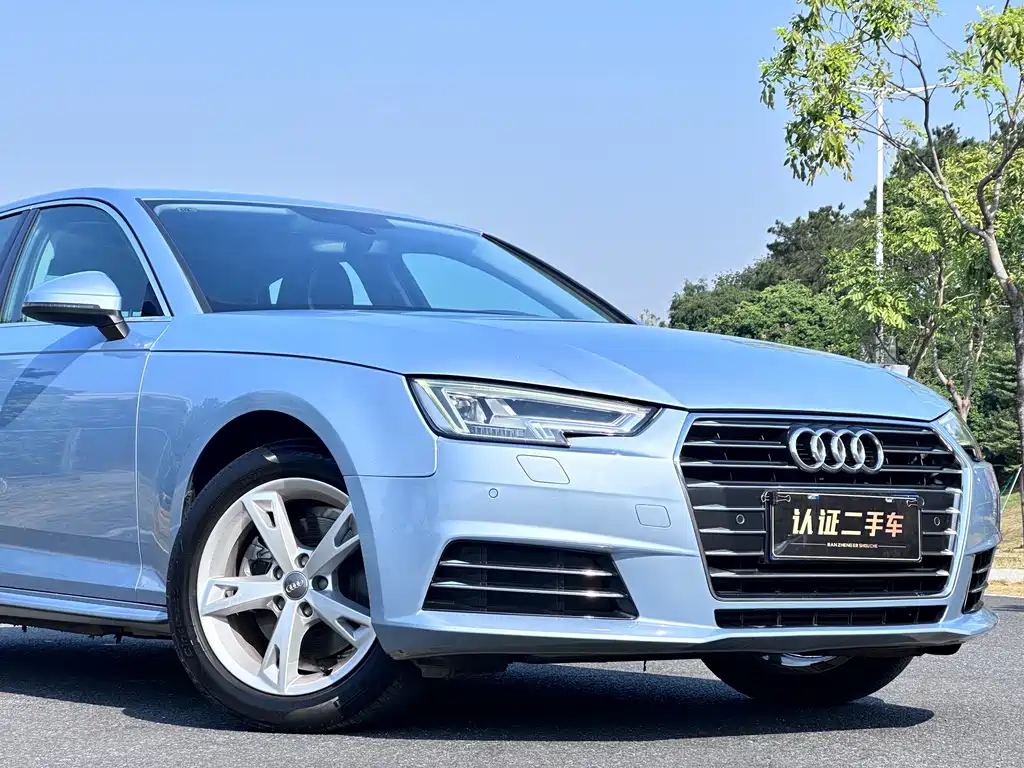 Audi A4L 2018 — фото 3