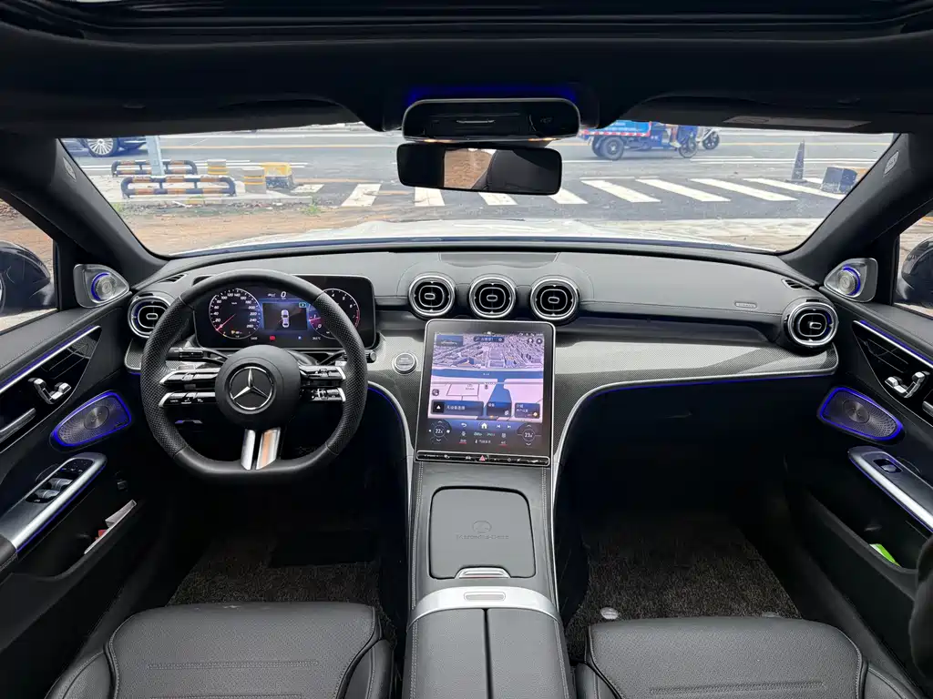 Mercedes-Benz C-Class 2024 — фото 10