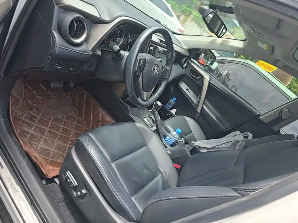 Toyota RAV4 2014 — фото 15
