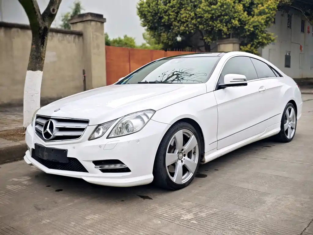 Mercedes-Benz E-Class 2013 — фото 1