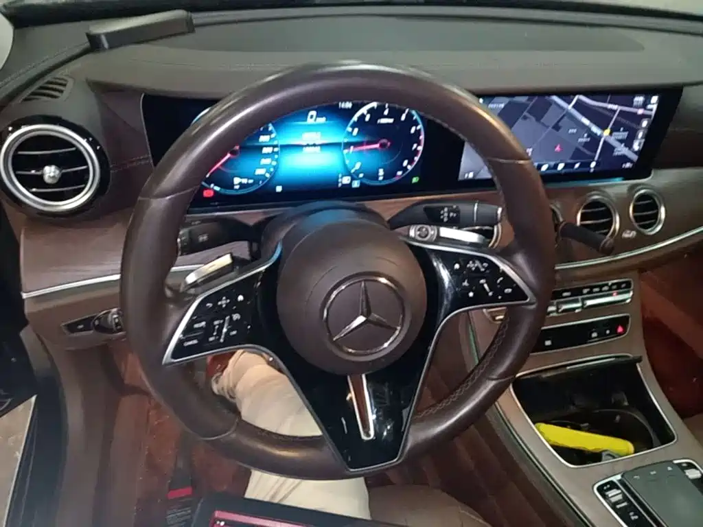 Mercedes-Benz E-Class 2020 — фото 11