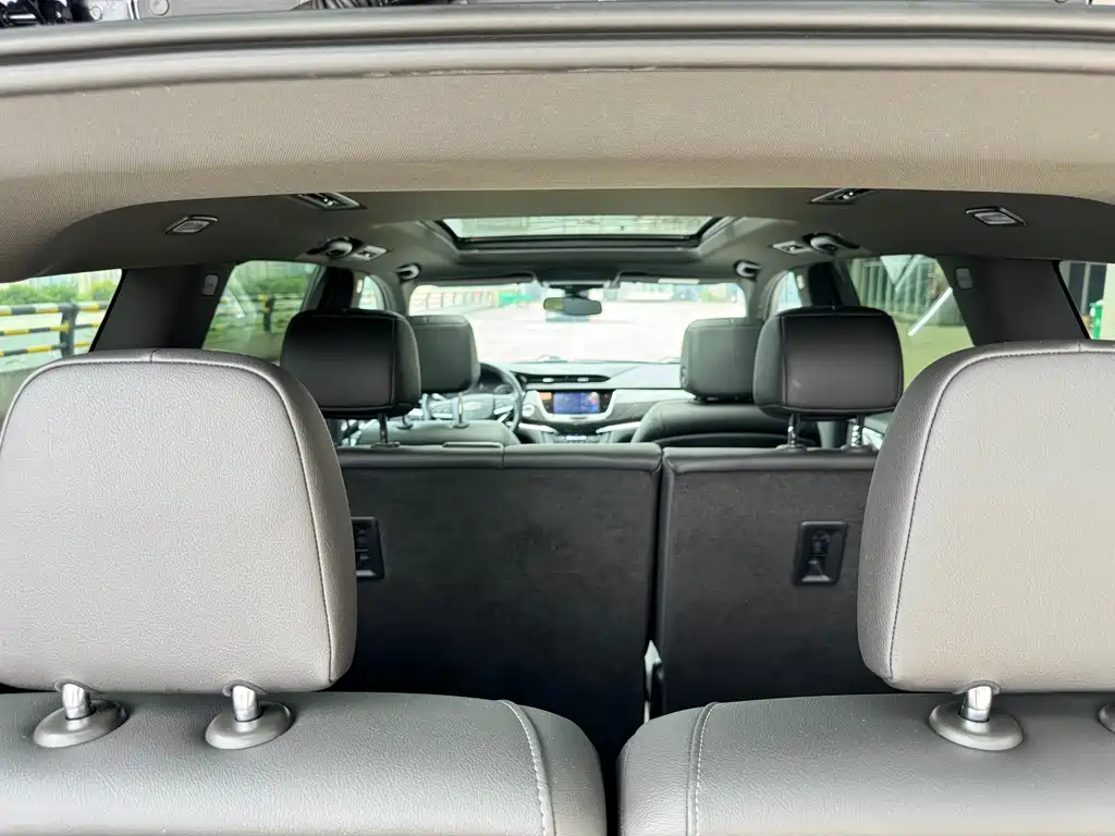Cadillac XT6 2021 — фото 19