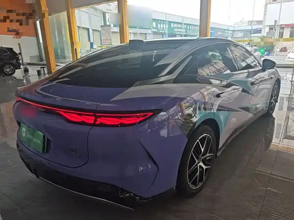 BYD Han L 2025