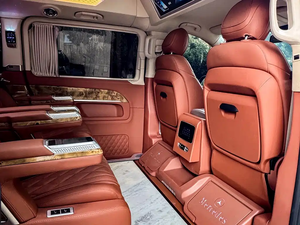 Mercedes-Benz V-Class 2023 — фото 16