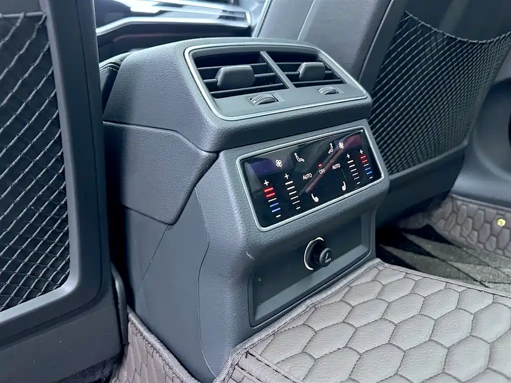 Audi A6L 2022 — фото 12