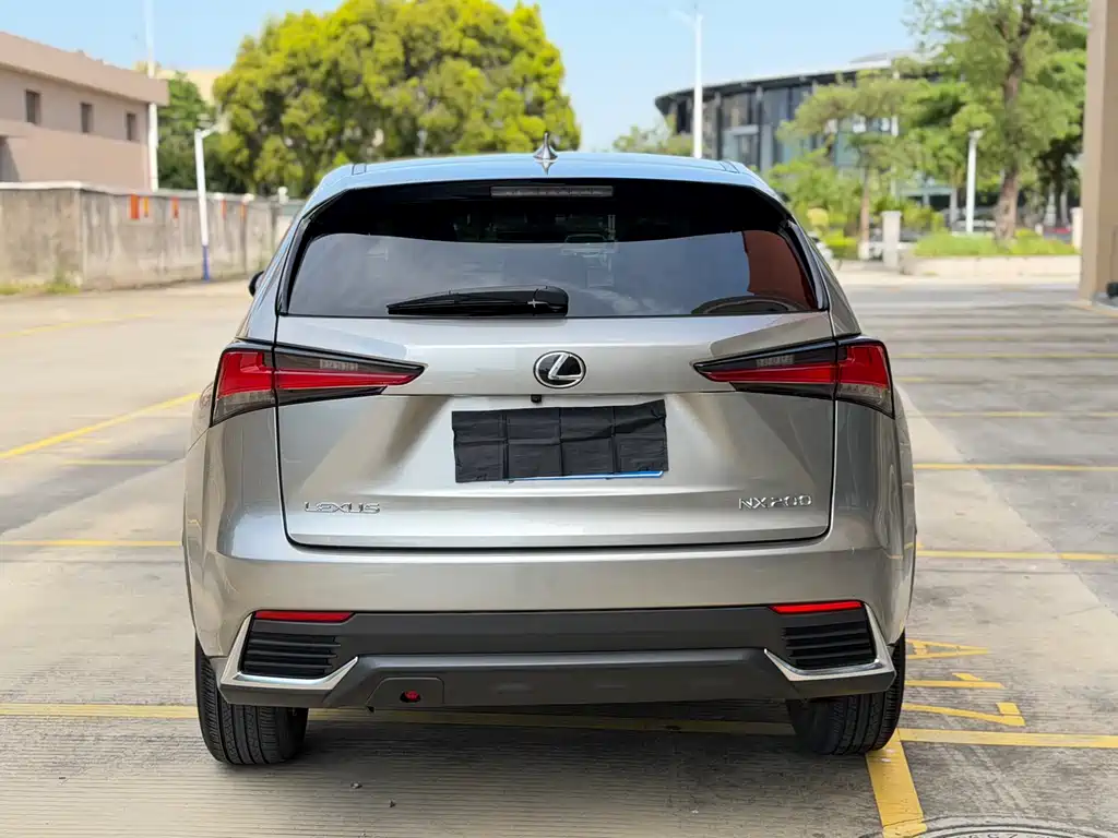 Lexus NX 2021