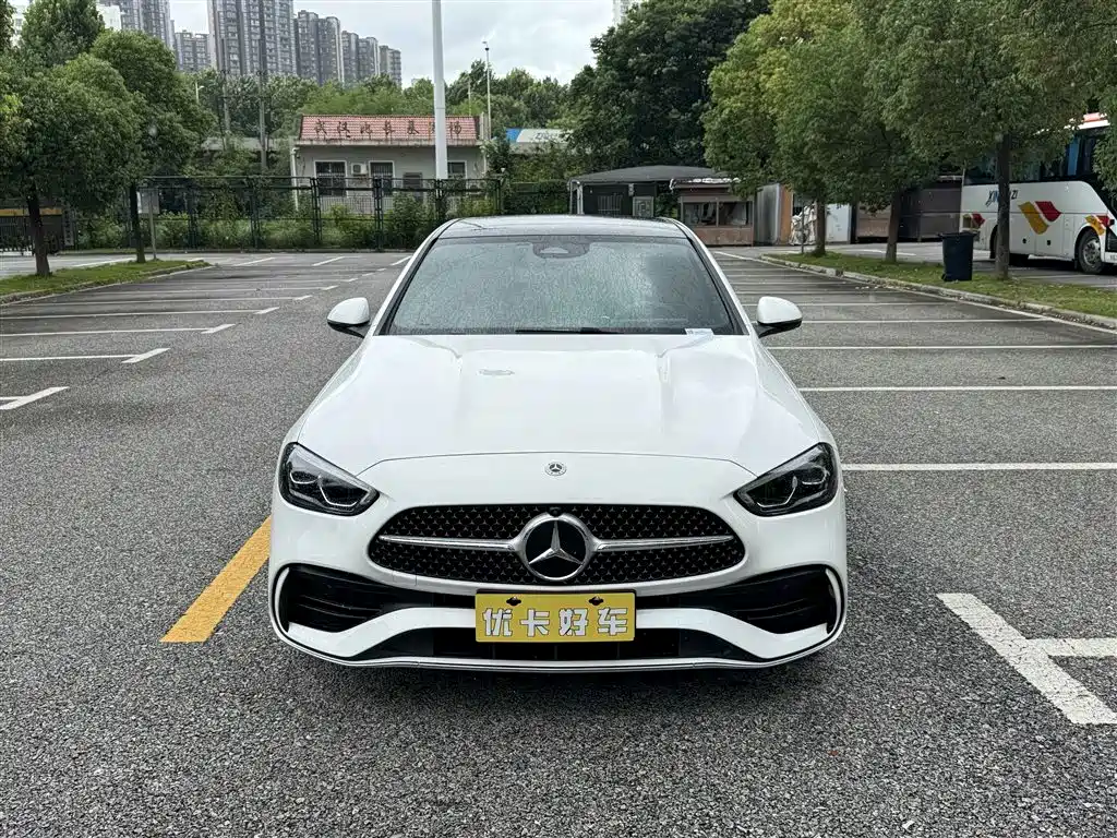 Mercedes-Benz C-Class 2025