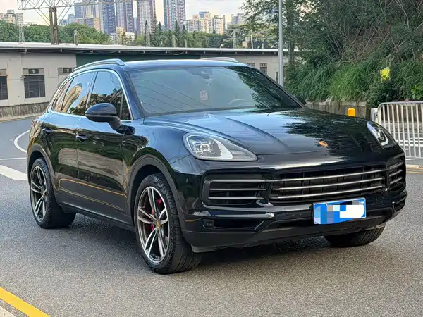 Porsche Cayenne 2021