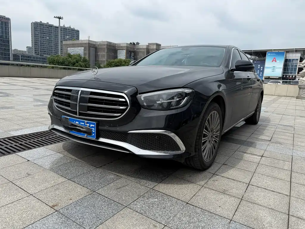 Mercedes-Benz E-Class 2023 — фото 1