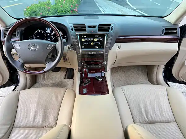 Lexus LS 2006