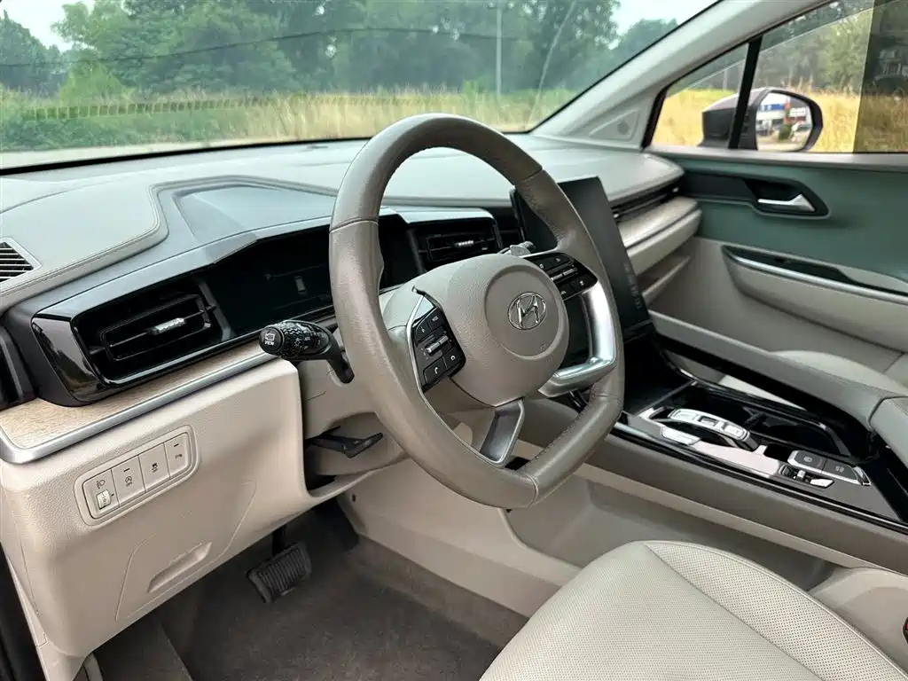 Hyundai Custo 2023 — фото 14