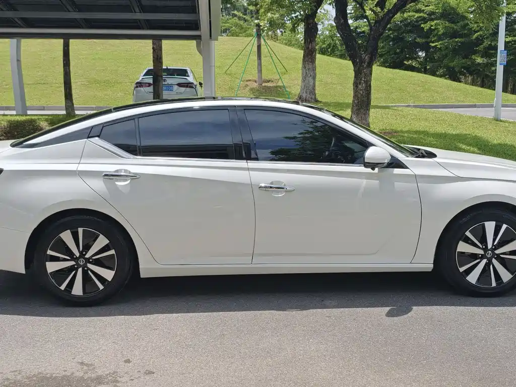 Nissan Teana 2022