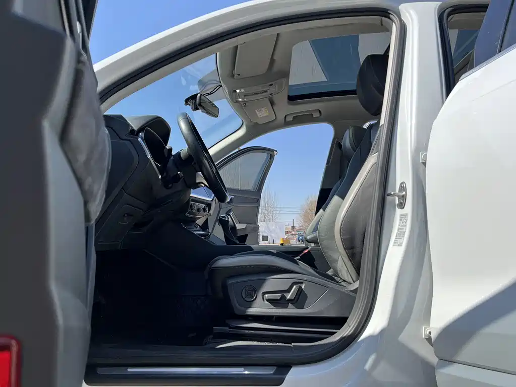 Audi Q3 2022 — фото 10