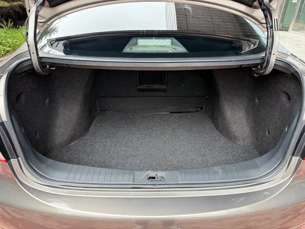 Nissan Sylphy 2019 — фото 27