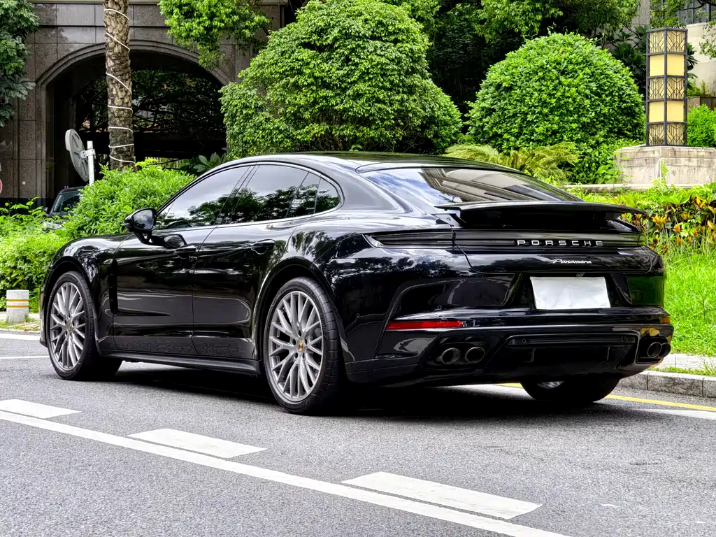 Porsche Panamera 2024