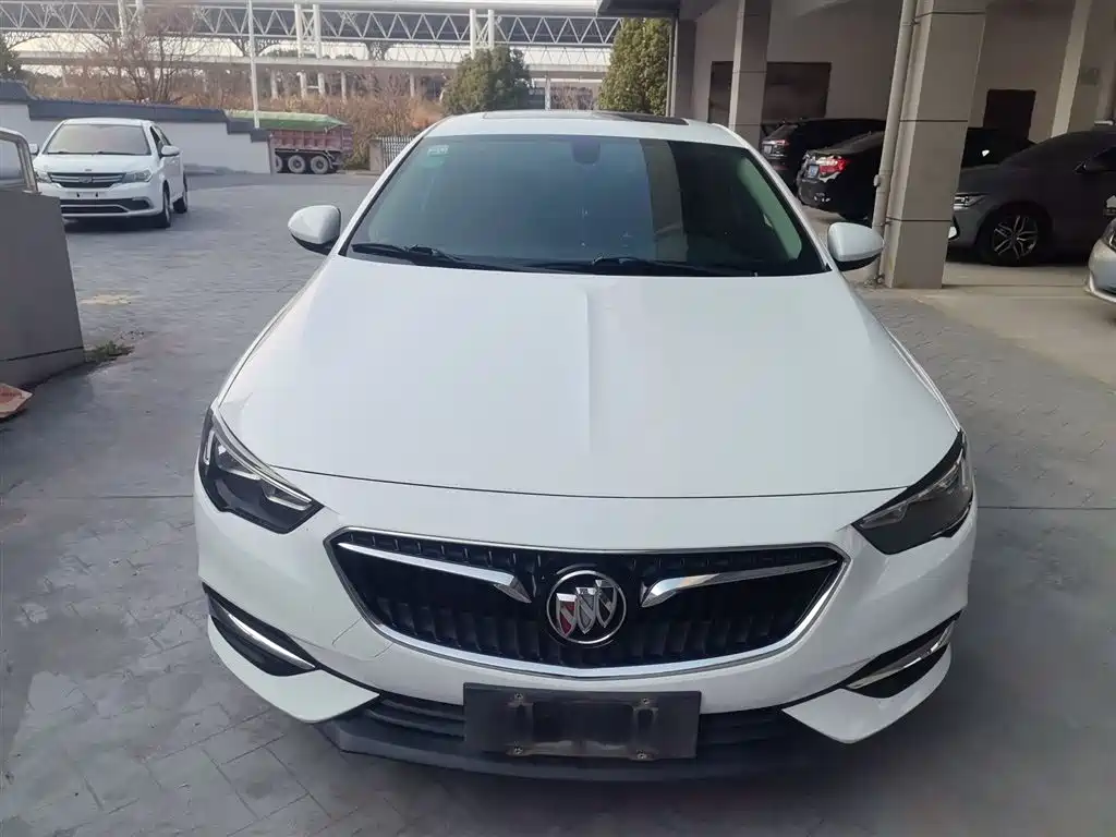 Buick Regal 2018 — фото 3