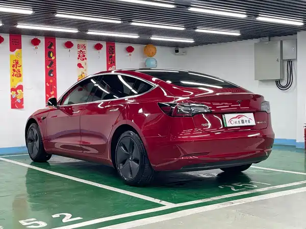 Tesla Model 3 2020